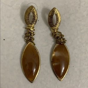 Earrings good and light brown